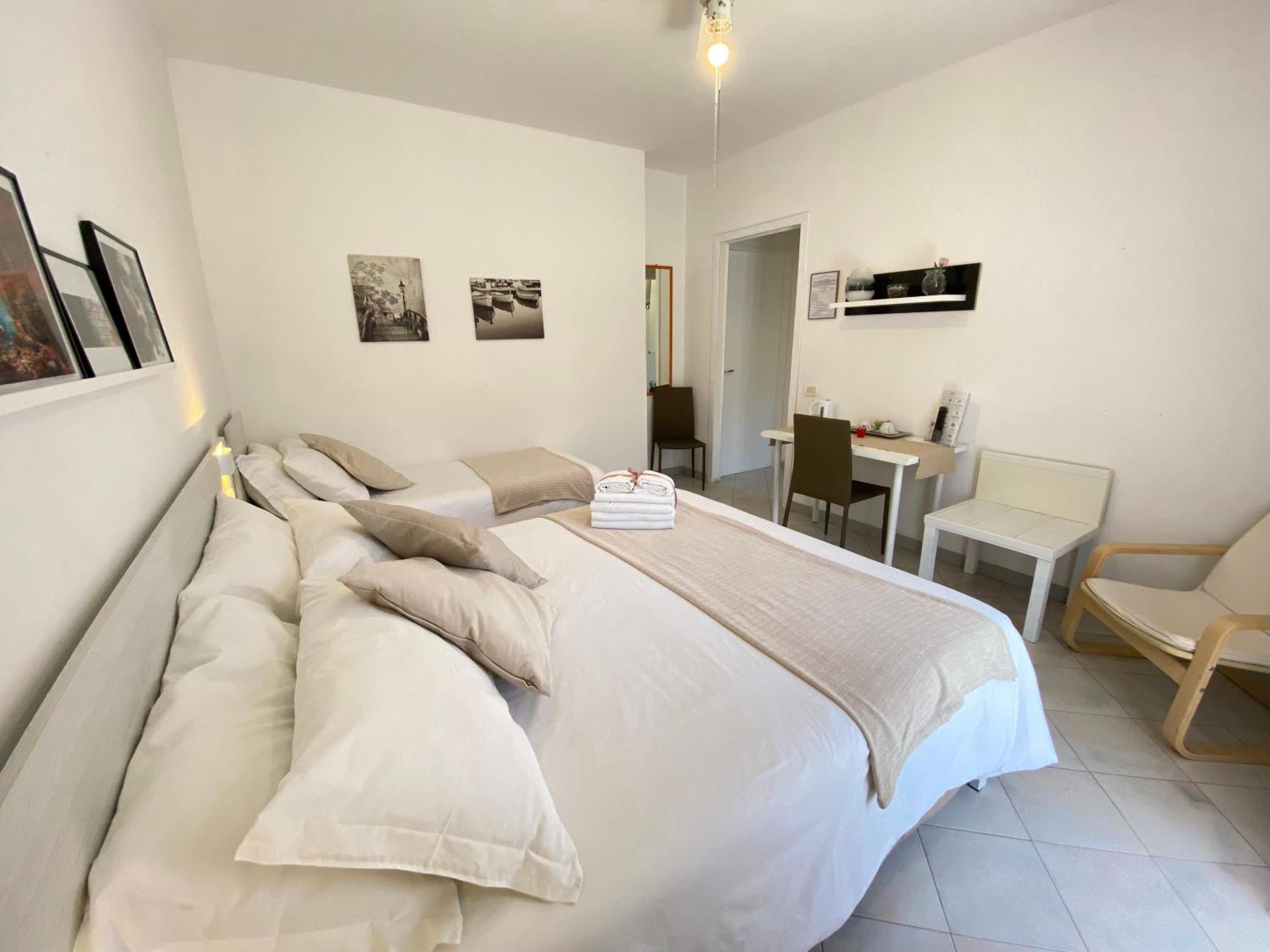 Ma&Mi Guest House Cefalu Phòng bức ảnh